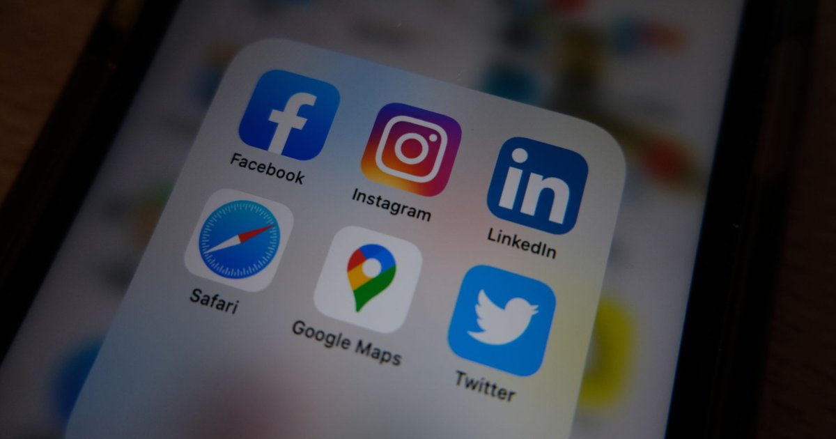 Transforme Suas Redes Sociais: O Impacto da IA na Automação de Posts para Pequenos Negócios